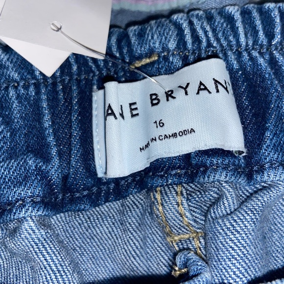 Lane Bryant High Rise Girlfriend Jeans. Size 16. NWT. - Picture 4 of 7